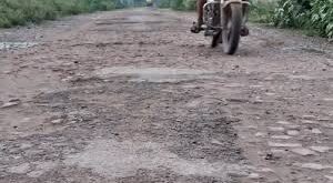 Responsibility : जौनपुर की टूटी सड़कों और टूटी व्यवस्था की कहानी कब मिलेगी जिम्मेदारी ?