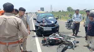 There was chaos : बुलंदशहर में ट्रक-डीसीएम भिड़ंत, 3 की मौत, 31 लोग घायल, मचा कोहराम ?