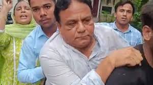 Heart Attack : सहारनपुर में बेटी से छेड़छाड़ की शिकायत पर थाने पहुंचे पिता को दारोगा ने लॉकअप में किया बंद, उन्हें आया हार्ट अटैक ?