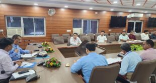 Expressed displeasure : बैंकर्स बैठक में जिलाधिकारी ने योजनाओं की समीक्षा की, लापरवाही पर जताई नाराजगी ?