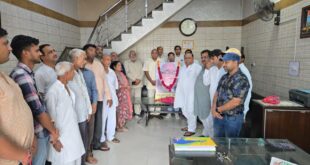 Floral tribute : कांग्रेसियों ने कमलापति त्रिपाठी जी की जयंती पर पुष्पांजलि अर्पित कर श्रद्धांजलि दी ?