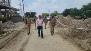 Inspection : जफराबाद-सुल्तानपुर-लखनऊ रेल सेक्शन पर ओवरब्रिज निर्माण कार्य का जिलाधिकारी डॉ. दिनेश चंद्र द्वारा औचक निरीक्षण ?