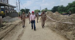 Inspection : जफराबाद-सुल्तानपुर-लखनऊ रेल सेक्शन पर ओवरब्रिज निर्माण कार्य का जिलाधिकारी डॉ. दिनेश चंद्र द्वारा औचक निरीक्षण ?