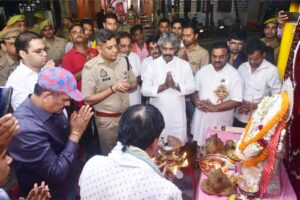 Inauguration : डीएम एसपी ने गणपति पूजा महासमिति के नियंत्रण कक्ष का किया उद्घाटन ?
