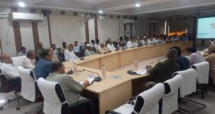 Dialogue on the theme : प्रबुद्धजनों व नोडल अधिकारी ने कृषकों व वैज्ञानिकों संग 'विकसित यूपी' थीम पर संवाद किया ?