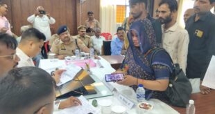 Solution Day : मिल्कीपुर-सोमवार को तहसील सभागार मिल्कीपुर में आयोजित हुआ सम्पूर्ण समाधान दिवस ?