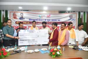 Granting loans : विश्वकर्मा दिवस के अवसर पर मुख्यमंत्री युवा उद्यमी योजना लाभार्थियों को किया गया ऋण प्रदान ?