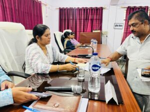 Solution Day organized : एसडीएम नानपारा मोनालिसा जौहरी की अध्यक्षता में सम्पूर्ण समाधान दिवस आयोजित ?