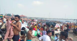 Emotional scene : पितृ अमावस्या पर ब्रजघाट में श्रद्धालुओं का सैलाब: पितरों की विदाई का भावुक दृश्य ?