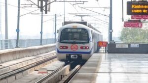 Road accidents : दिल्ली में वाहनों का घटा घनत्व,बढ़ा मेट्रो पर भरोसा,सड़क हादसों में भी आई कमी ?