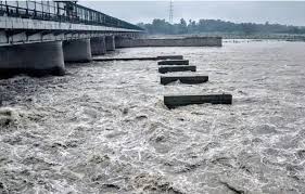 Trust in help : बढ़ते यमुना जलस्तर पर विधायक नाहिद हसन का दौरा, ग्रामीणों को दिलाया हर संभव मदद का भरोसा ?