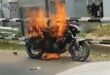 Saved life : चलती बाइक में आग लगने से मची अफरातफरी युवक ने कुद कर बचाई जान ?
