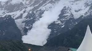 Glacier : जब पहाड़ से टूटकर गिरा ग्लेशियर केदारनाथ में हिमस्खलन का वीडियो देखिए ?