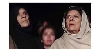 Sister Alima : इमरान खान की बहन अलीमा को दो लड़कियों ने मारे अंडे, बाल-बाल बचा चेहरा ?