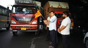 With the convoy : पूर्व सांसद हाजी फज़लूर्रहमान पंजाब बाढ़ पीड़ितों की मदद को काफिले संग रवाना हुए ?