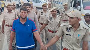 Gang arrested : जौनपुर: OLX पर फर्जी आईडी बनाकर ठगी करने वाला गैंग गिरफ्तार ? 