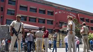 DPS समेत दिल्ली के कई स्कूलों में एक बार फिर बम की धमकी, खाली कराया गया परिसर ?