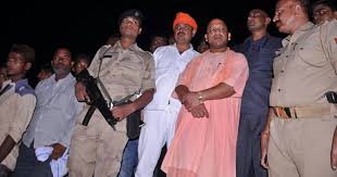 CM : योगी को गोली मारने की धमकी, वीडियो वायरल हुआ तो पहुंची पुलिस छत पर भागा ?