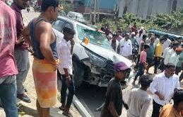 Hardoi Accident: हरदोई में MLC अशोक अग्रवाल के बेटे की कार डिवाइडर से टकराकर पलटी, बाल-बाल बचे 7 लोग ?