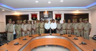 Honored : 1 लाख के इनामी मेहताब को ढेर कर पुलिस टीम को एडीजी भानु भास्कर ने सम्मानित किया ?