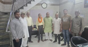Dr Padam Singh :डॉक्टर पदम सिंह चिकित्सा प्रकोष्ठ कांग्रेस के जिलाध्यक्ष नियुक्त, कांग्रेस जिलाध्यक्ष राकेश त्यागी ने किया फूल माला पहनाकर स्वागत. ?