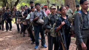 Weapons deposited : छत्तीसगढ़ के कांकेर में 21 नक्सलियों ने किया सरेंडर, AK-47 समेत ये हथियार किए जमा ?