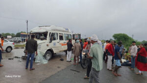 Jaunpur Accident: विंध्याचल धाम से दर्शन करके अंबेडकरनगर लौट रहे लोगों का जौनपुर में सड़क हादसा, तीन की मौत ?