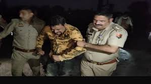 People had said : बरेली बवाल में पुलिस पर फायरिंग करने वाले बदमाश का हाफ एनकाउंटर, बोला- हिंसा भड़काने के लिए इन दो लोगों ने कहा था ?