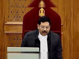 Inflammatory remarks : नोएडा में CJI पर भड़काऊ टिप्पणी करने वाले अजीत भारती पर एक्शन, पुलिस ने हिरासत में लिया ?