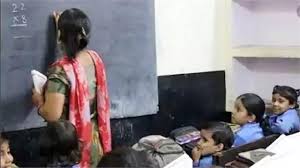 Instructions for action : टीचर ने यूट्यूबर को पीटा तो मंत्री जी को आया गुस्सा, दिए कार्रवाई के निर्देश ?