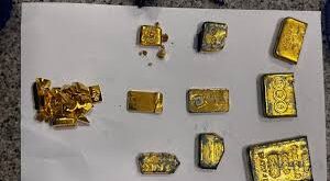 Two women passengers arrested : मुंबई एयरपोर्ट पर DRI ने 79 करोड़ रुपये की कोकीन जब्त की, दो महिला यात्री गिरफ्तार ?