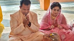 Anuj-Soumya : मेहंदी अली ने सायमा की मांग में भरा सिंदूर, अनुज-सौम्या बन घरवापसी, कौशांबी में पूरी फैमिली क्यों बनी हिन्दू ?