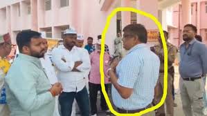 Government's bier : योगी सरकार की अर्थी निकालो डॉक्टर साहब तो Video में बुरा फंसे, बयान पर FIR के बाद अब सस्पेंड ?