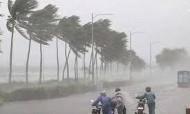 Bulandshahr-Varanasi : यूपी में मोंथा तूफान का कहर; बुलंदशहर-बनारस समेत 10 जनपद में हो रही झमाझम बरसात, 23 जिलों में IMD का अलर्ट?