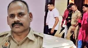 Lucknow News : रिश्वतबाज दरोगा, दो लाख की घूस लेते गिरफ्तार, कैमरे में कैद हुआ सच ?