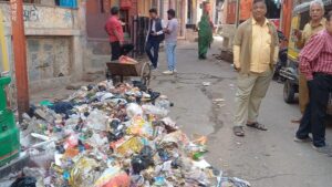 Municipal council : नगर निगम की उदासीनता से शहर की सफाई व्यवस्था ठप, कचरे के ढेरों से बढ़ा संक्रमण का खतरा ?