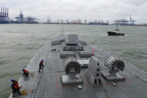 INS : पहली विदेशी तैनाती पर श्रीलंका पहुंचे नौसेना के आईएनएस विक्रांत और आईएनएस उदयगिरि ?