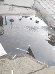 When will the corporation take action : स्मार्ट सिटी में नाले का गंदा पानी सड़क पर, निगम कब लेगा सुध ?