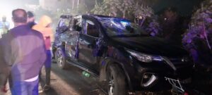 Car collision : बुलंदशहर में भीषण हादसा, BJP नेता के बाउंसर की मौत 10 घायल, ओवरटेक के दौरान मिनी बस, ट्रक और कार भिड़े ?