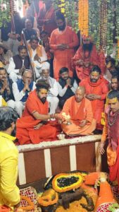 CM: योगी आदित्यनाथ ने प्रयागराज में की हनुमान जी की प्राण प्रतिष्ठा, संगम नोज पहुंचकर किया त्रिवेणी पूजन ?