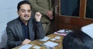 Muzaffarnagar : मुजफ्फरनगर के CMO बिजनौर क्लीनिक पर रंगे हाथ पकड़े गए; टॉयलेट में छिपे, पुलिस ने पाँच मिनट में दबोचा ?