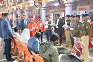 Janta Darshan: गोरखपुर में सीएम योगी ने सुनी फरियाद, बोले-पुलिस से जुड़े मामलों में करें सख्त कार्रवाई ?