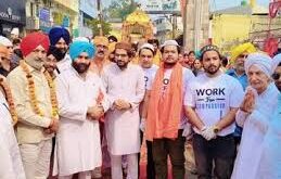 Guru Nanak Dev : देवबंद में गुरु नानक देव प्रकाश पर्व पर नगर कीर्तन:पांच प्यारों की अगुवाई में अरदास के साथ हुई शुरुआत ?