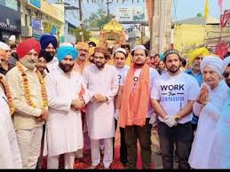 Guru Nanak Dev : देवबंद में गुरु नानक देव प्रकाश पर्व पर नगर कीर्तन:पांच प्यारों की अगुवाई में अरदास के साथ हुई शुरुआत ?