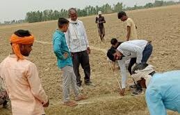 Illegal possession : कृषि भूमि पर अवैध कब्जा, विरोध करने पर मारपीट अलीगंज में किसान ने दर्ज कराया मामला, पुलिस जांच में जुटी ?