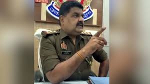 Inspector : आतंक का कोई धर्म नहीं, बयान देकर फंसे इंस्पेक्टर का वायरल वीड‍ियो पहुंचा लखनऊ! हो गई ये कार्रवाई ?