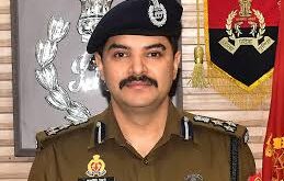 DIG: कलानिधि नैथानी की अगवानी में खुर्जा थाने को बनाया 'विवाह मंडप'भड़के अधिकारी, हटाने लगे पुलिसकर्मी ?