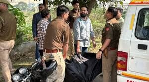 Women in Noida : नोएडा में महिला की सिर कटी लाश मिलने की गुत्थी सुलझी, शादीशुदा प्रेमी ने धमकियों से तंग आकर की थी हत्या ?