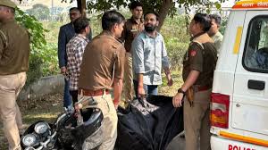 Women in Noida : नोएडा में महिला की सिर कटी लाश मिलने की गुत्थी सुलझी, शादीशुदा प्रेमी ने धमकियों से तंग आकर की थी हत्या ?