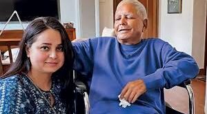 Kidney donation : रोहिणी आचार्य ने परिवार से अलग होकर किडनी दान पर लगाए अपमानजनक आरोपों पर तीखी प्रतिक्रिया दी ?